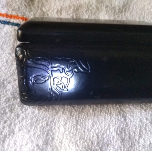 Black Versace case with Medusa head on it - Picture 3 of 3